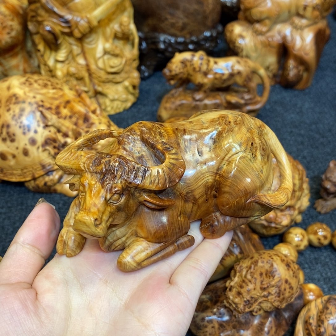 柏木（崖柏）陈化瘤疤牛摆件