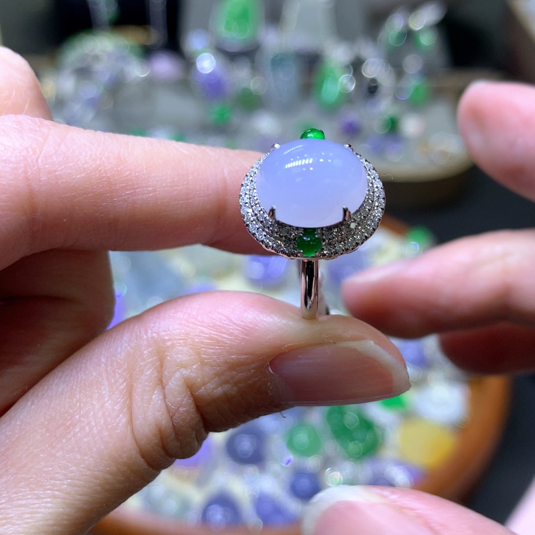 【闪购商品】翡翠颈饰18K金镶嵌翡翠吊坠项链