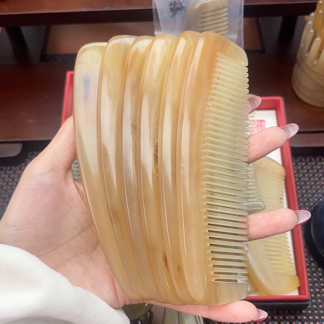 手工制作纯牛角梳子
