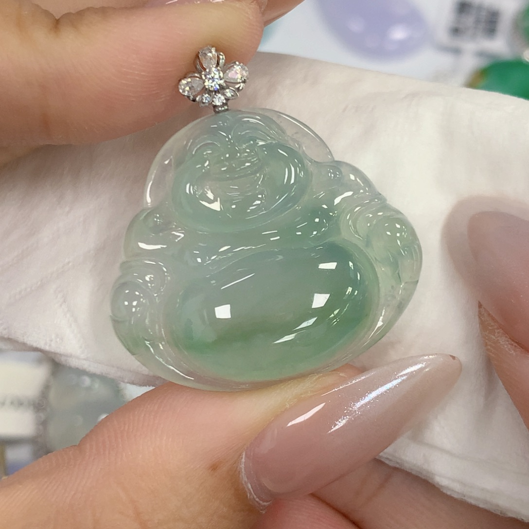 颈饰18K金镶嵌翡翠