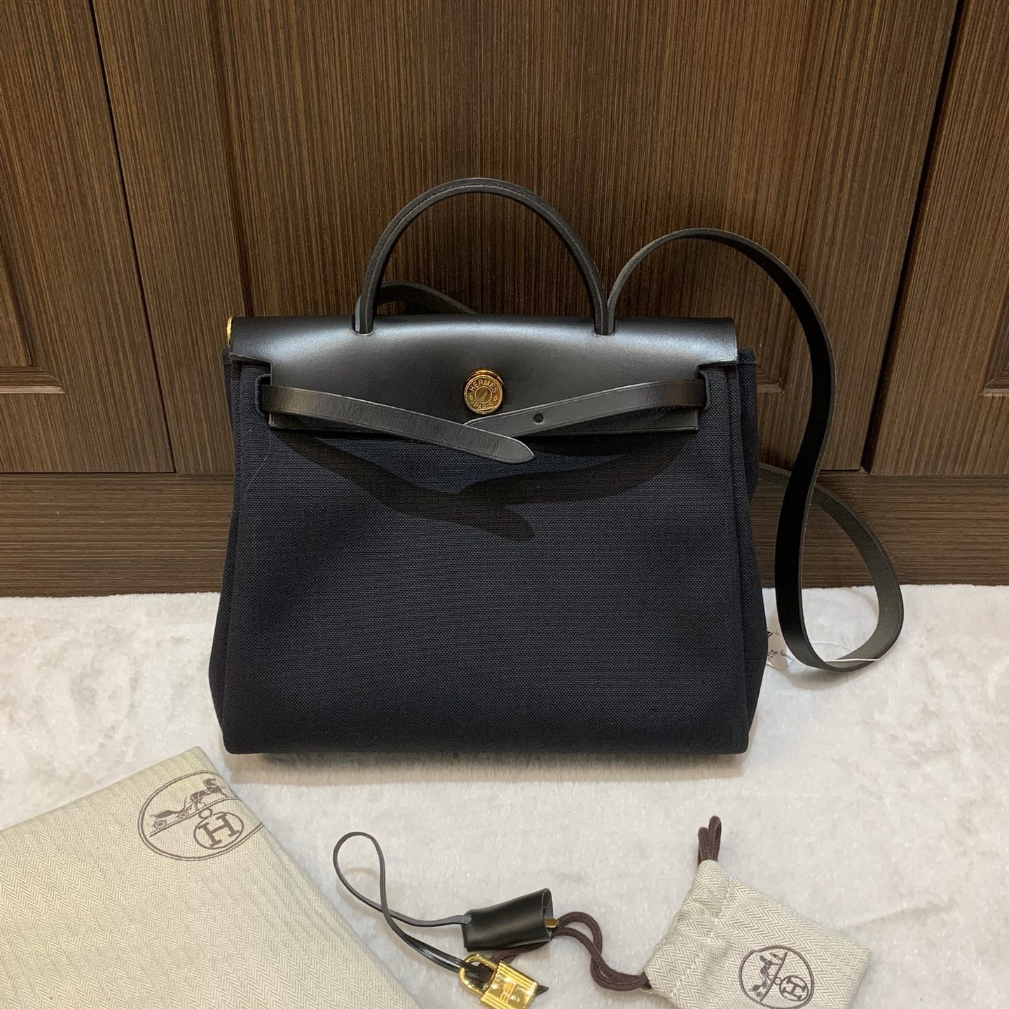 99新 Hermes/爱马仕 黑金帆布拼皮herbag31单肩包/D刻