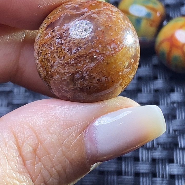 打***了玛瑙/玉髓未镶嵌颈饰