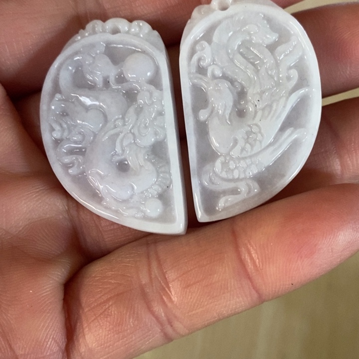 翡翠颈饰未镶嵌龙凤牌