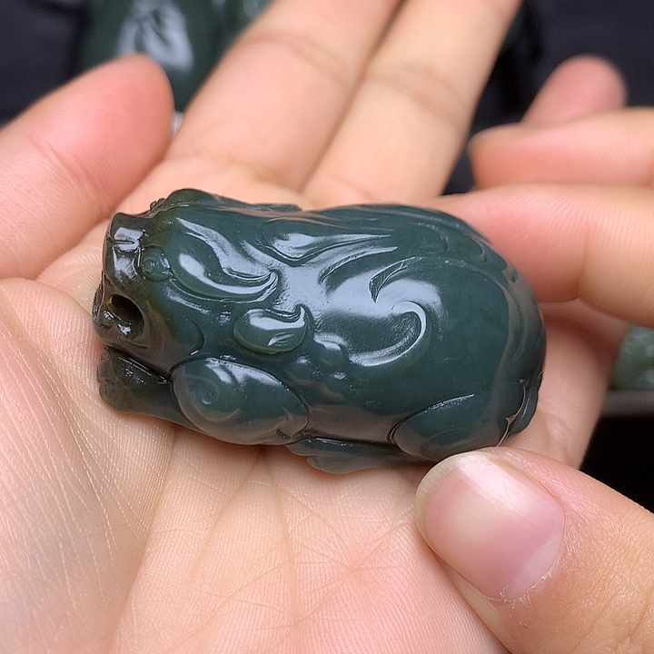 玉***油和田玉未镶嵌颈饰