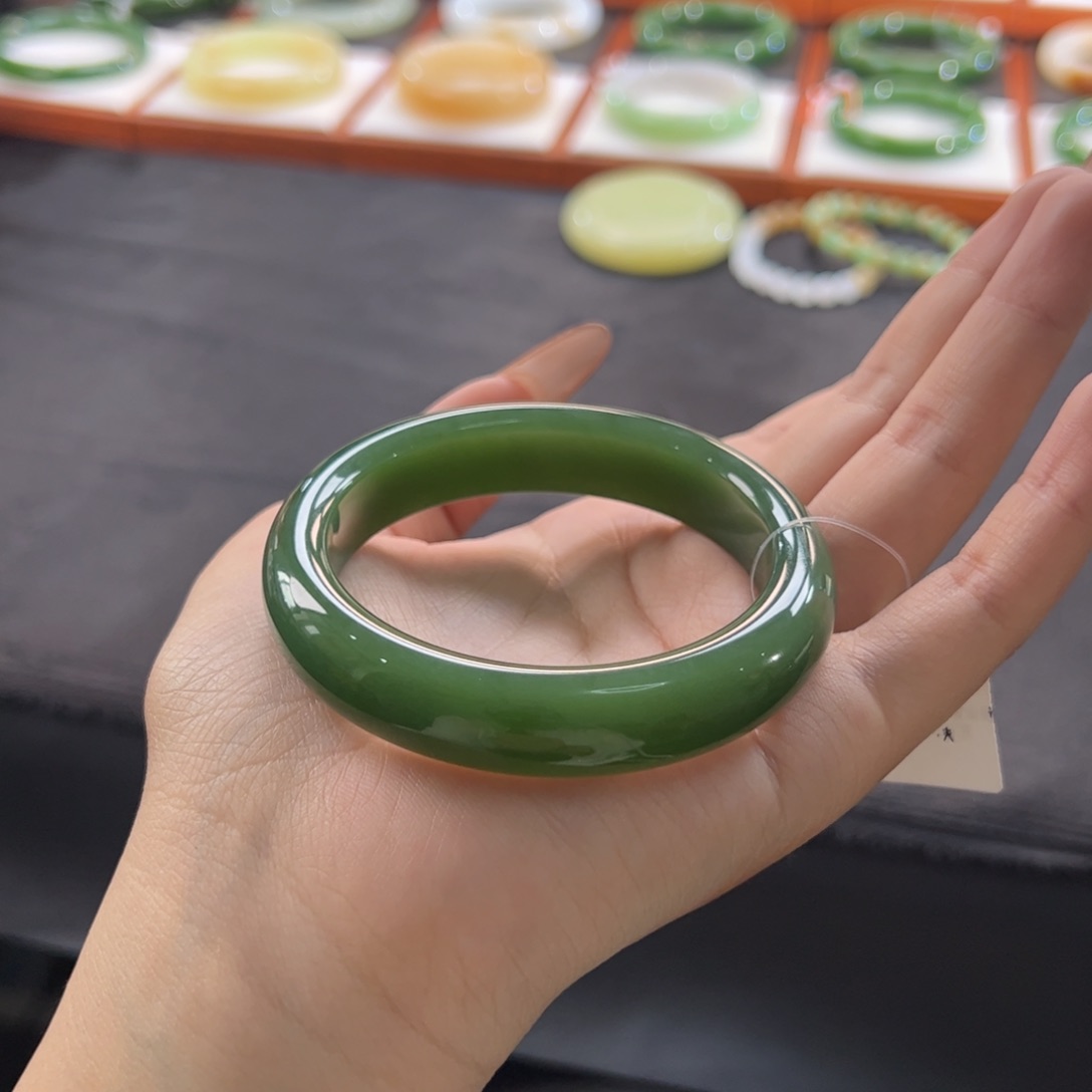 和田玉（碧玉）手镯未镶嵌