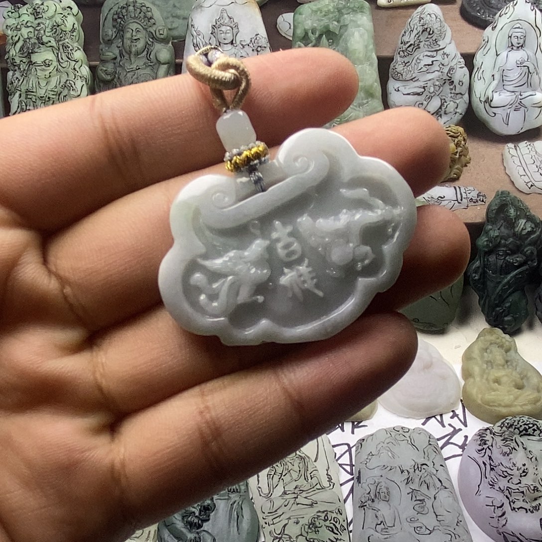 翡翠未镶嵌颈饰翡翠