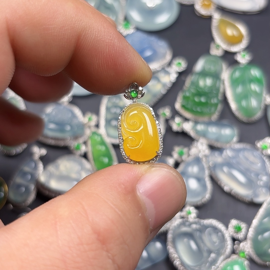 翡翠颈饰18K金镶嵌天然缅甸A货翡翠