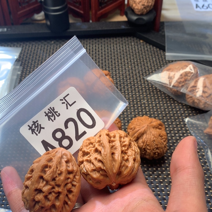 吊坠文玩核桃红锦鲤