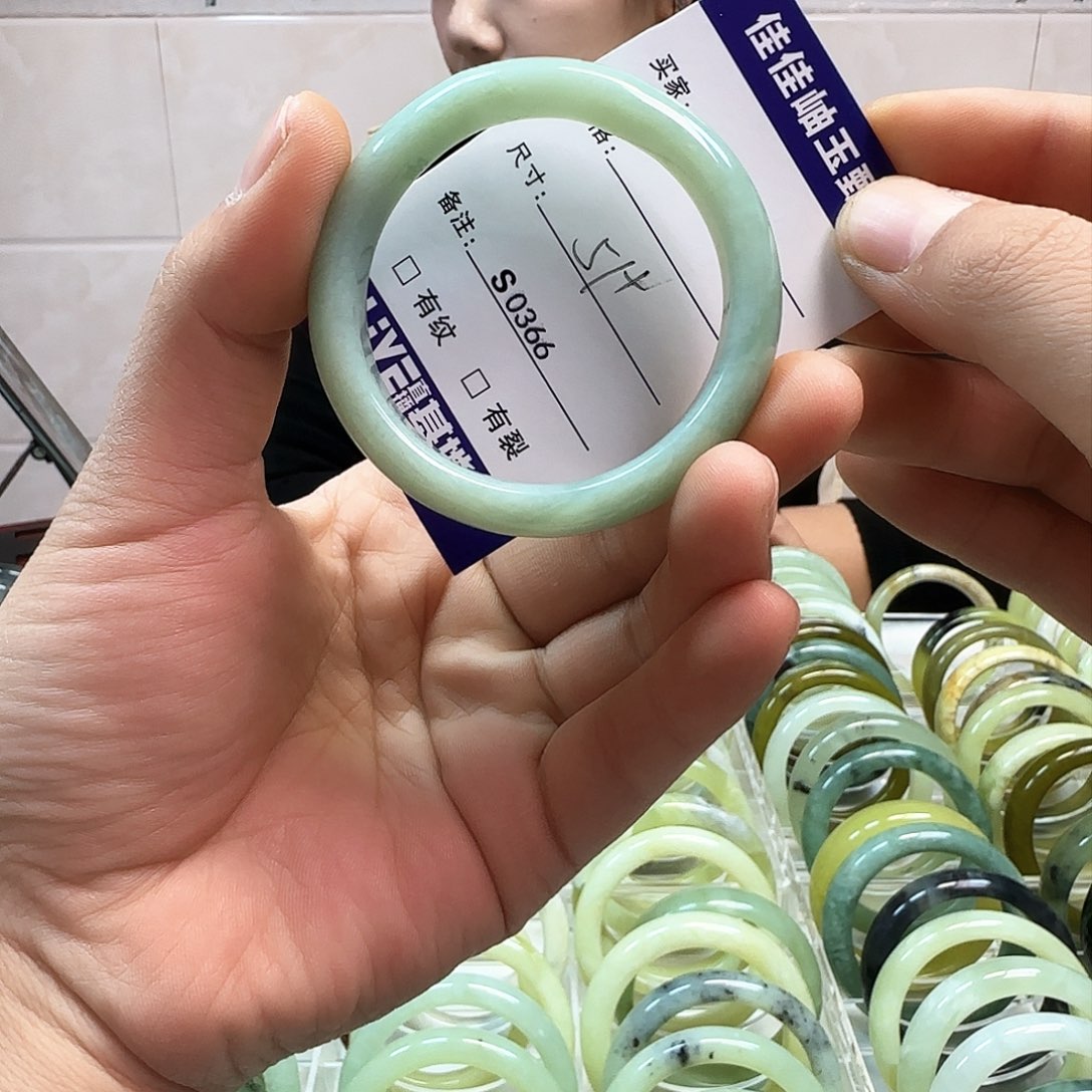 蛇纹石玉手镯未镶嵌s 0366