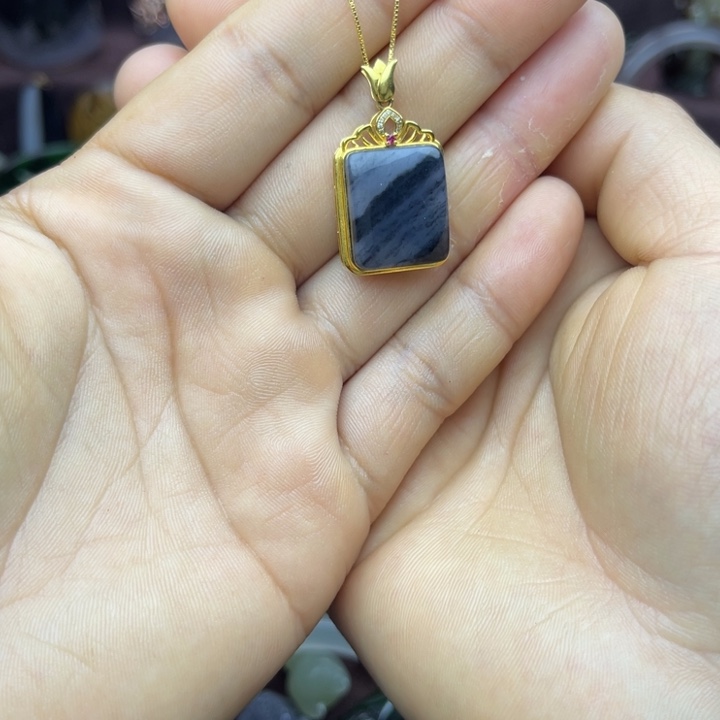 和田玉颈饰18K金镶嵌