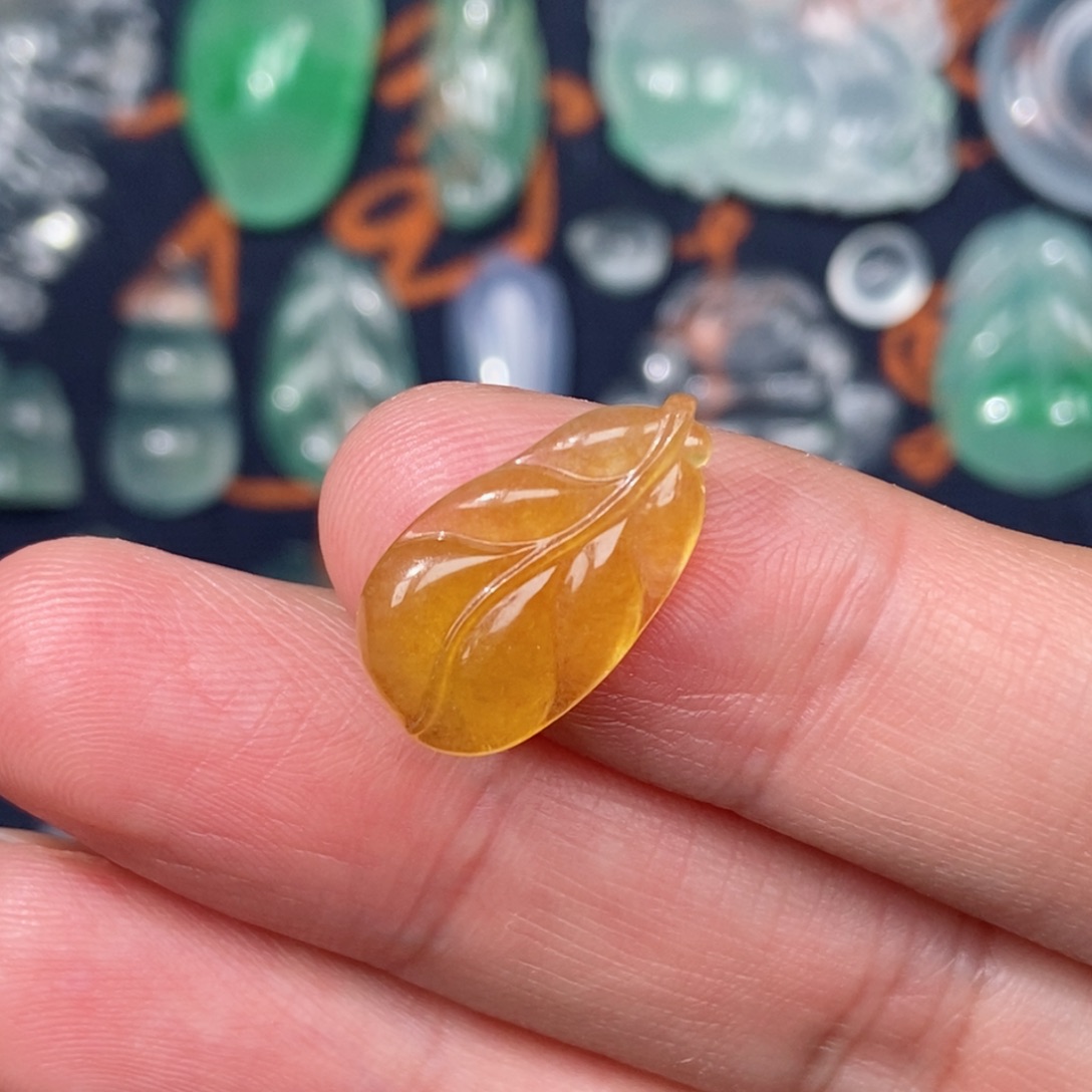 翡翠颈饰未镶嵌金枝玉叶