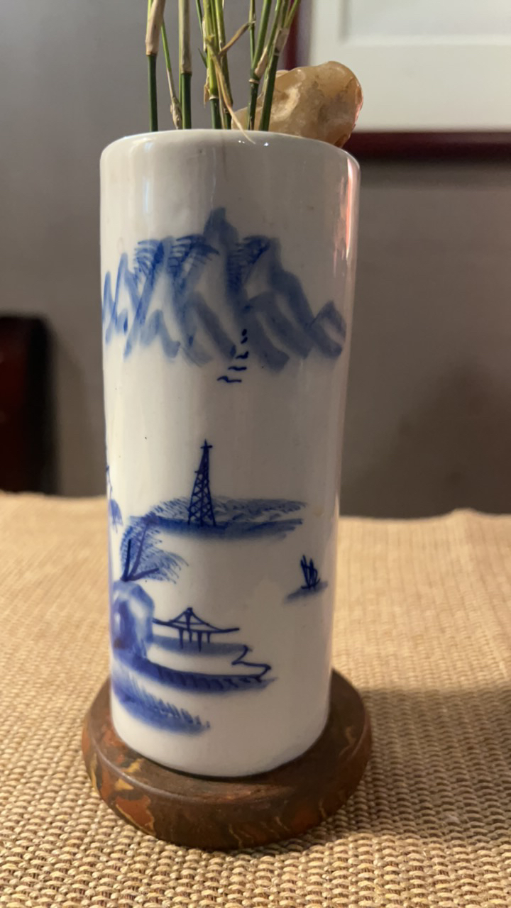 景德镇瓷器山水笔筒