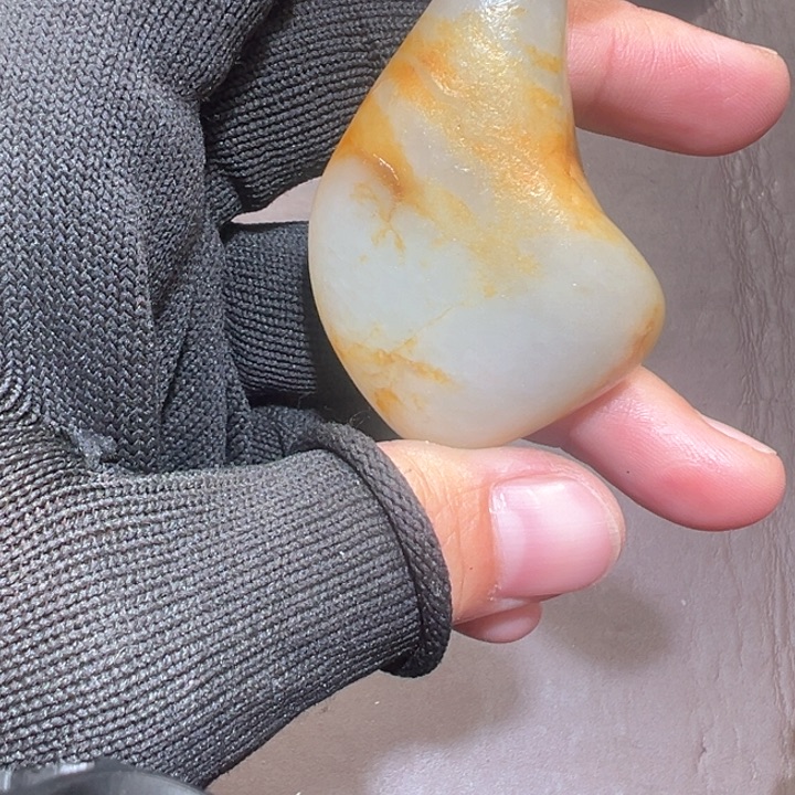 和田玉（糖玉）颈饰未镶嵌