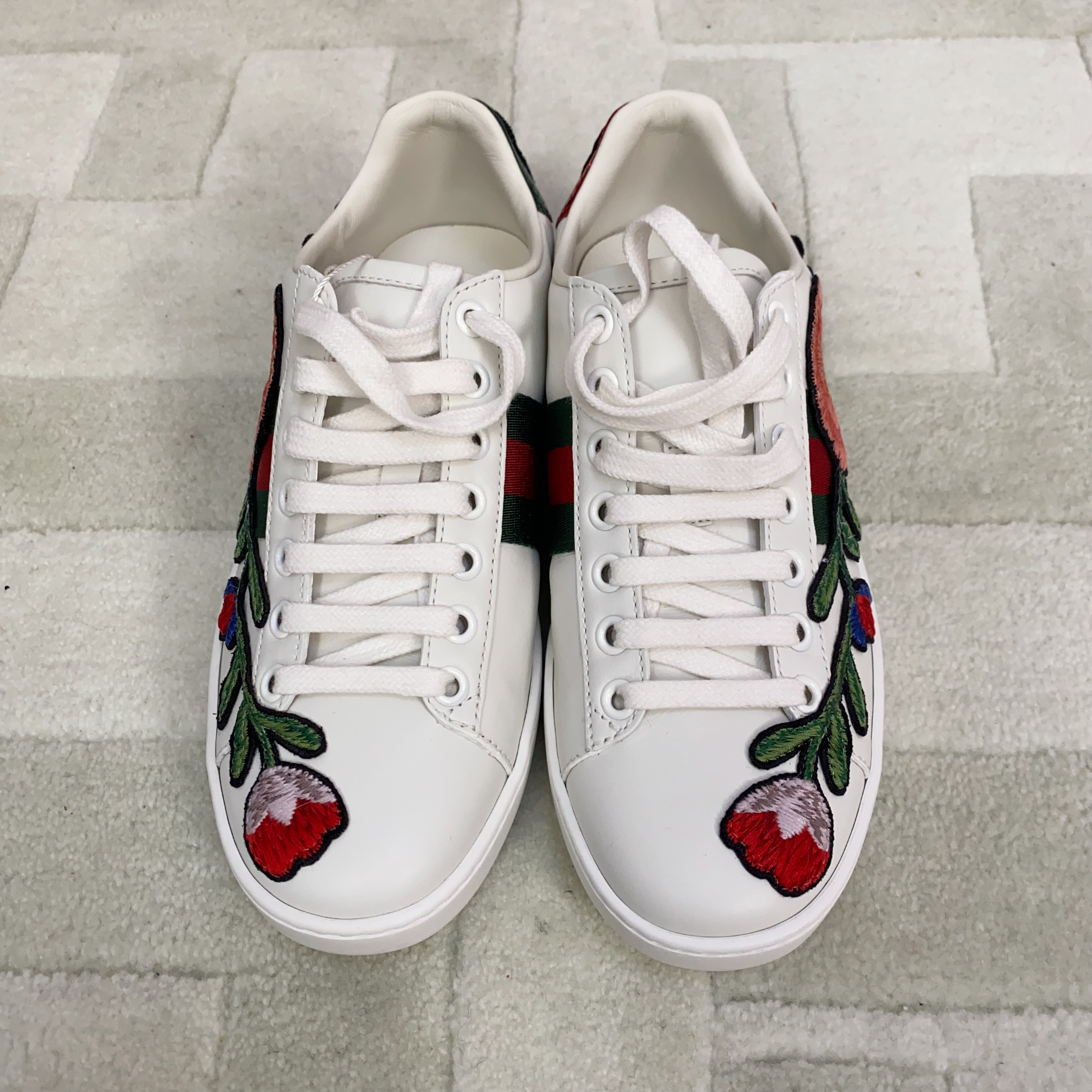 95新 GUCCI/古驰 麦殿/刺绣花卉女款跑鞋35码/240702VRS5J01