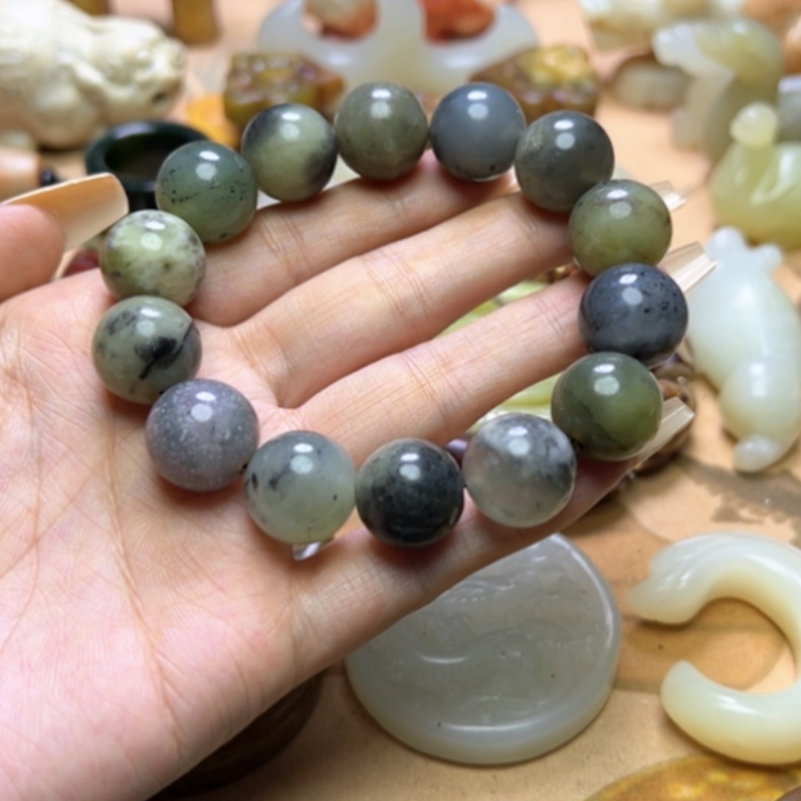 【闪购商品】蛇纹石玉颈饰未镶嵌