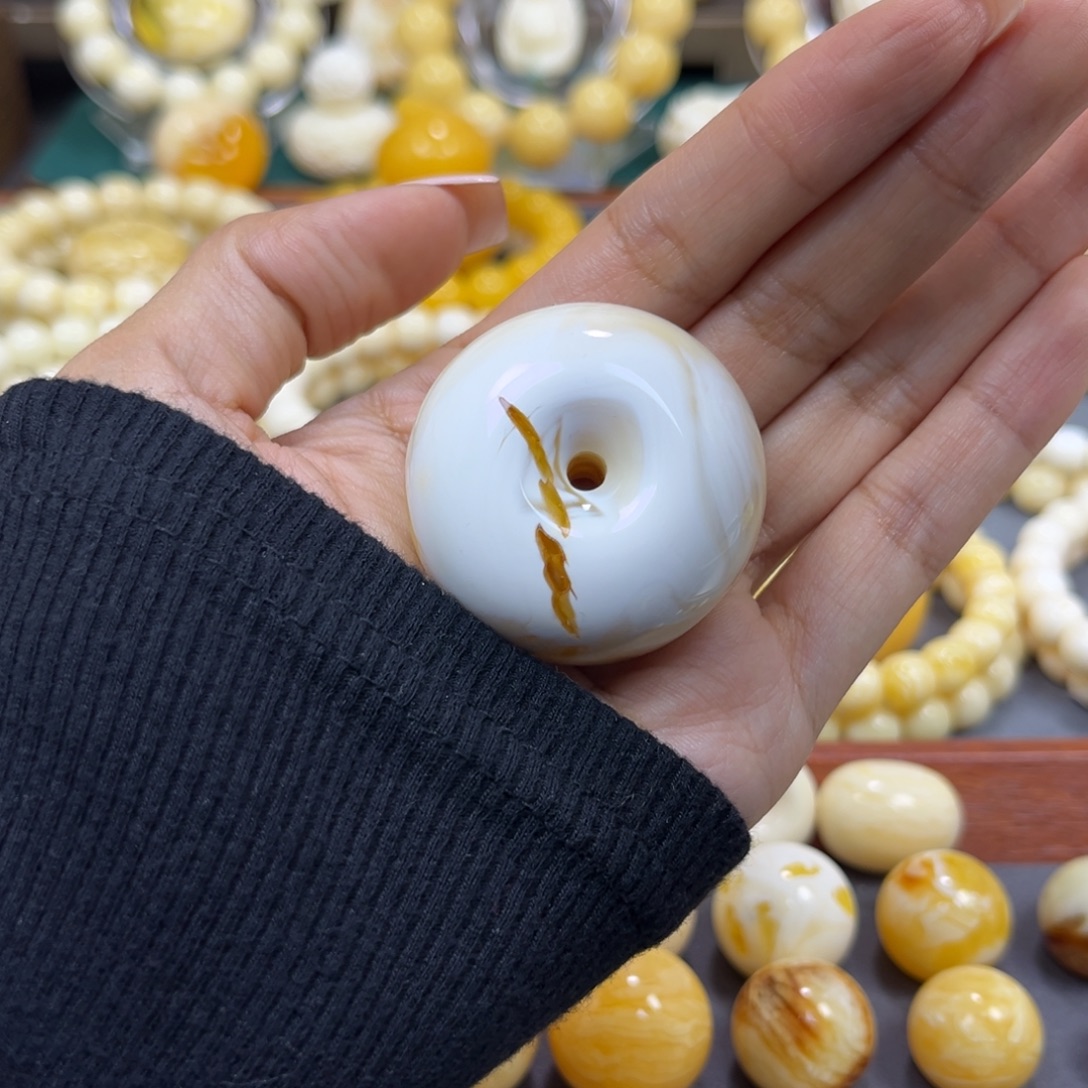 琥珀未镶嵌手串……