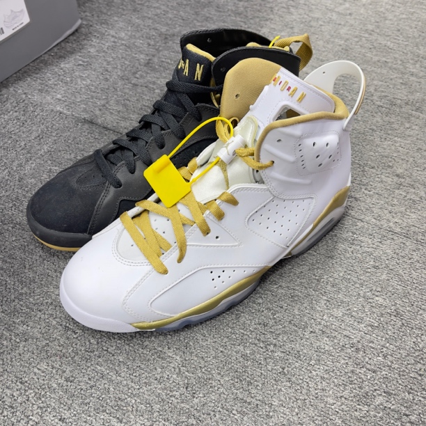 全新未使用 AIR JORDAN 44码 全新套装 原盒 球鞋