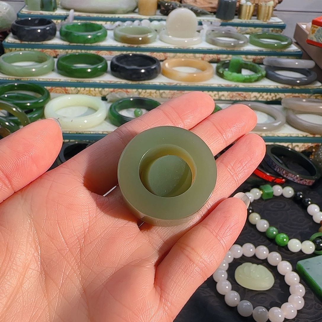 未镶嵌戒圈和田玉晴水扳指