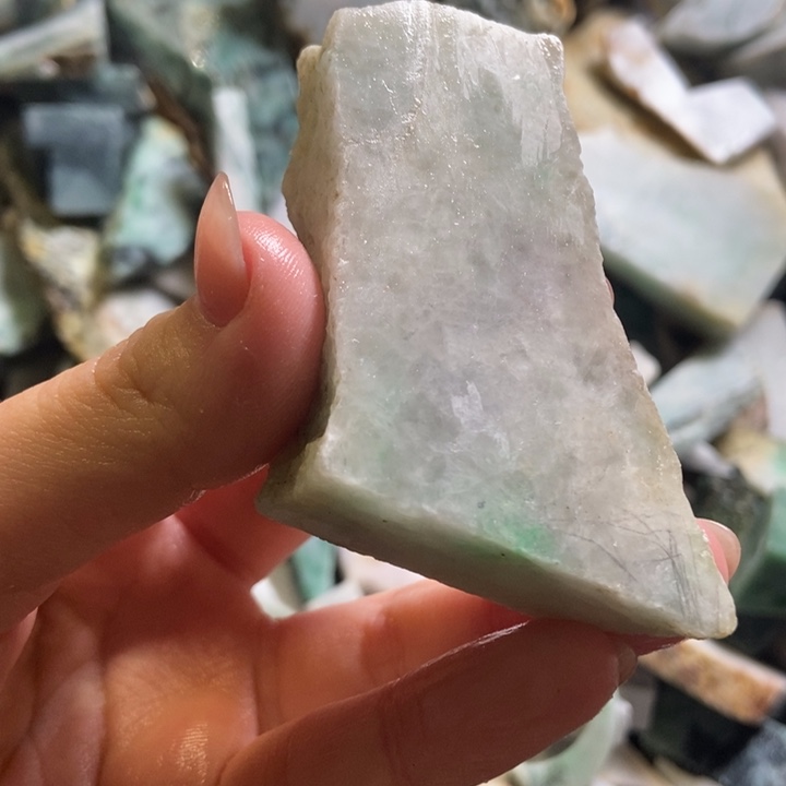 翡翠颈饰未镶嵌天然翡翠