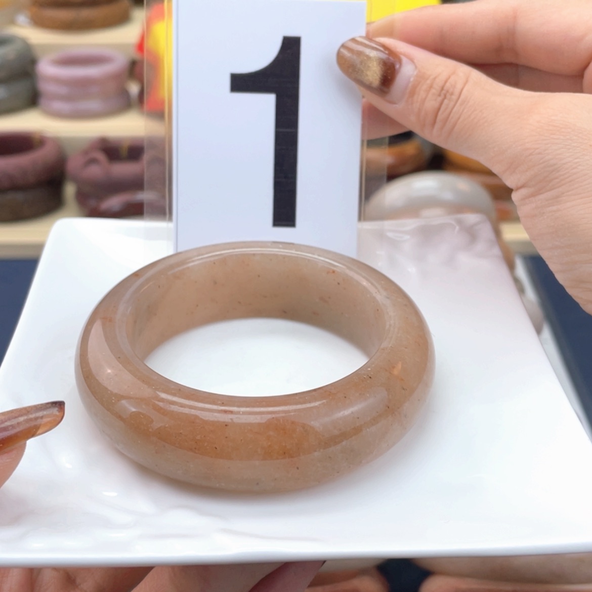 【闪购商品】石英质玉手镯未镶嵌