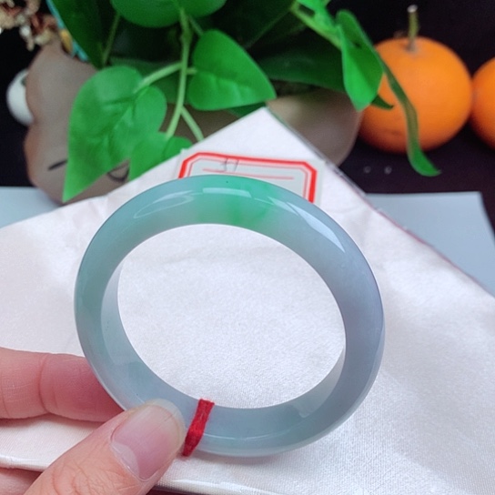 翡翠手镯未镶嵌   正圈51 白底青