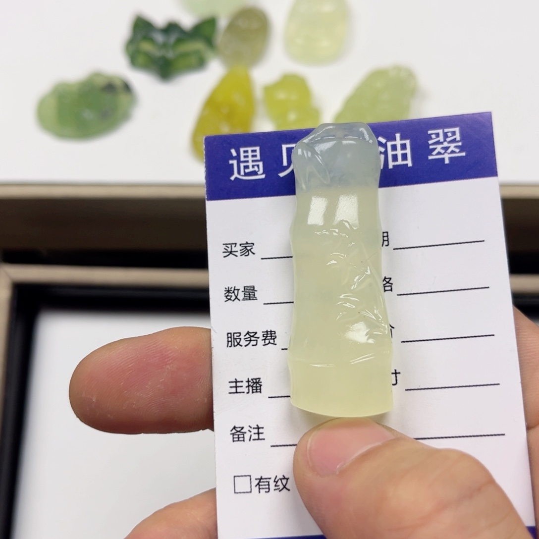 透闪石-蛇纹石玉手镯未镶嵌