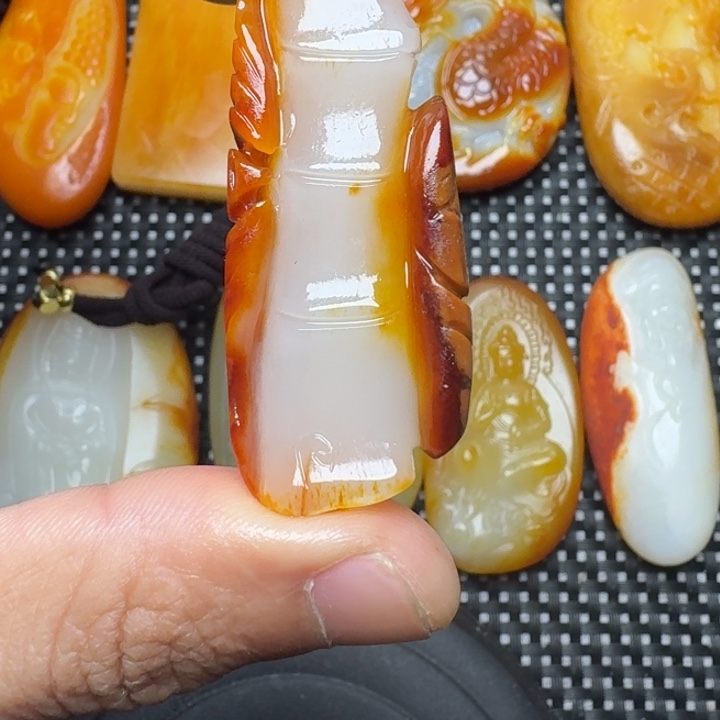 和田玉颈饰未镶嵌