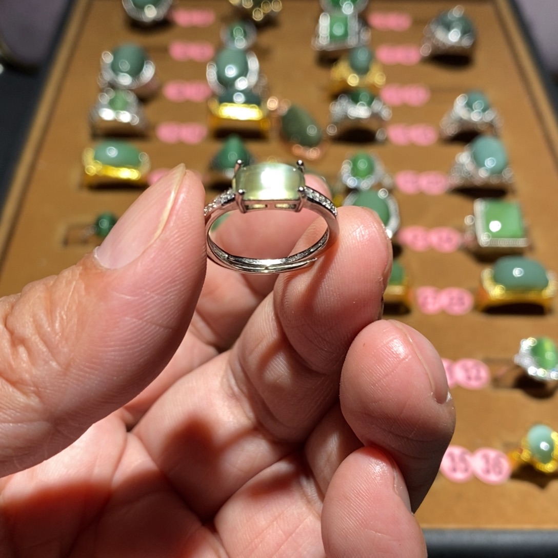 和田玉未镶嵌戒指