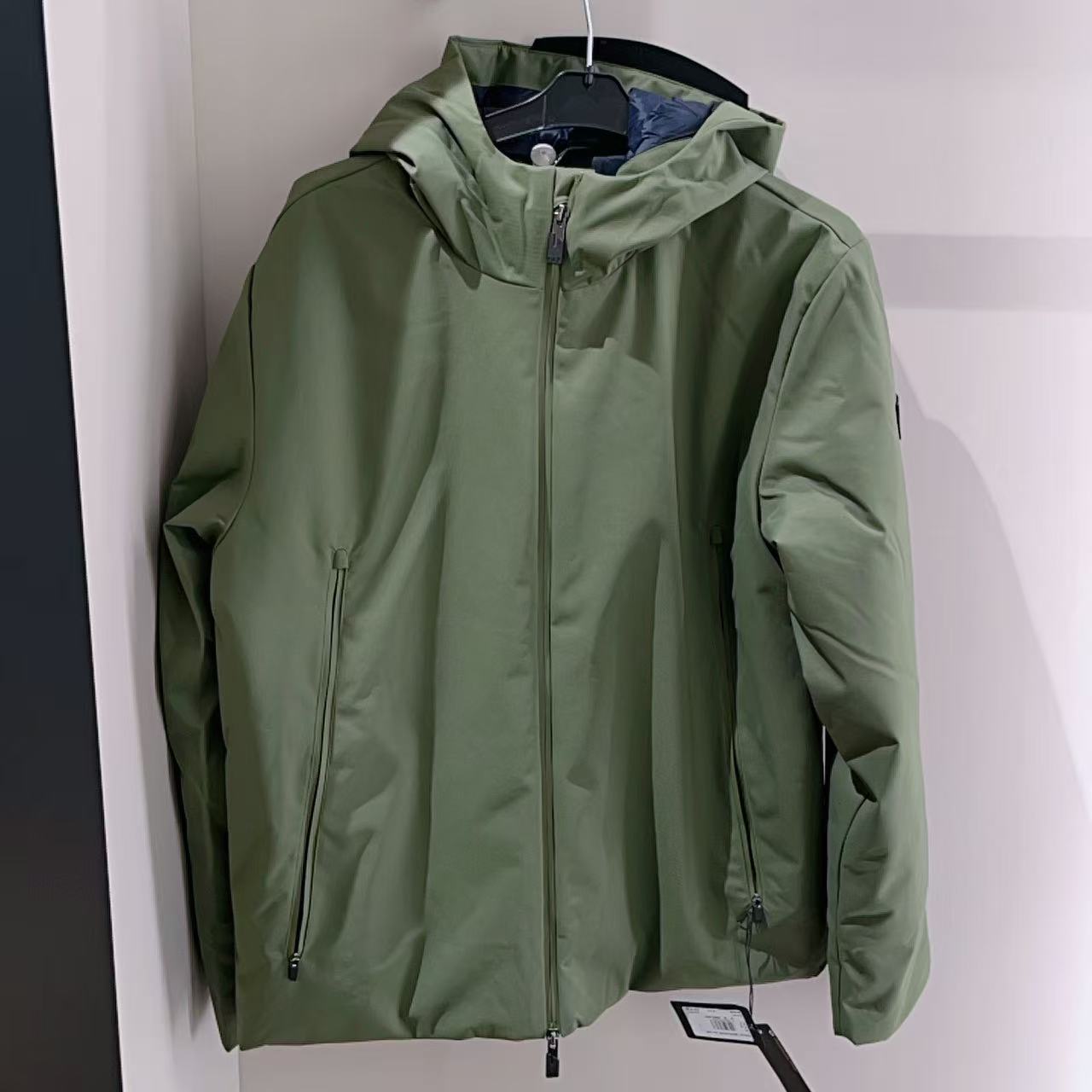 未使用 GIORGIO ARMANI/阿玛尼 男士EA男士连帽棉服外套男装加厚