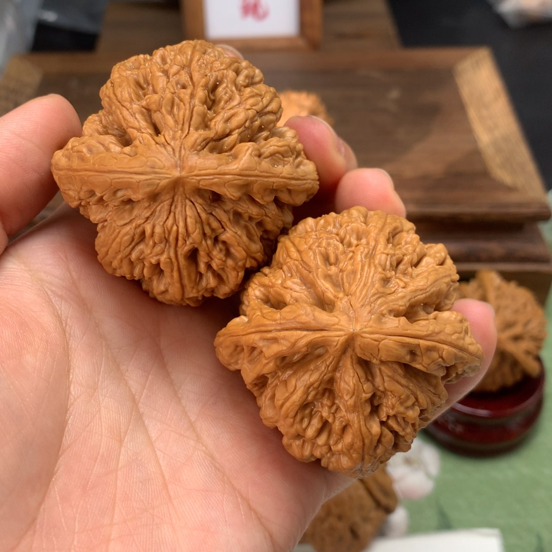 文玩核桃吊坠春**物49粗筋