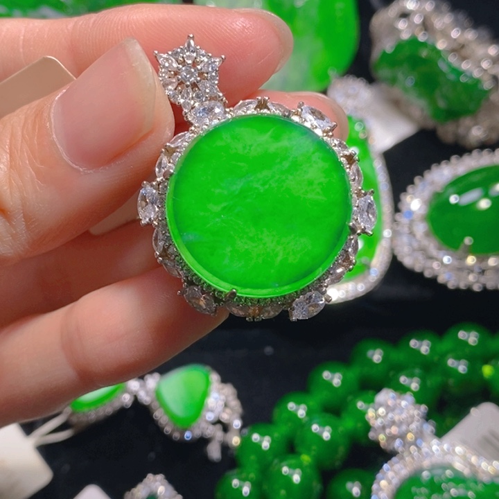 翡翠颈饰银S925镶嵌111111111