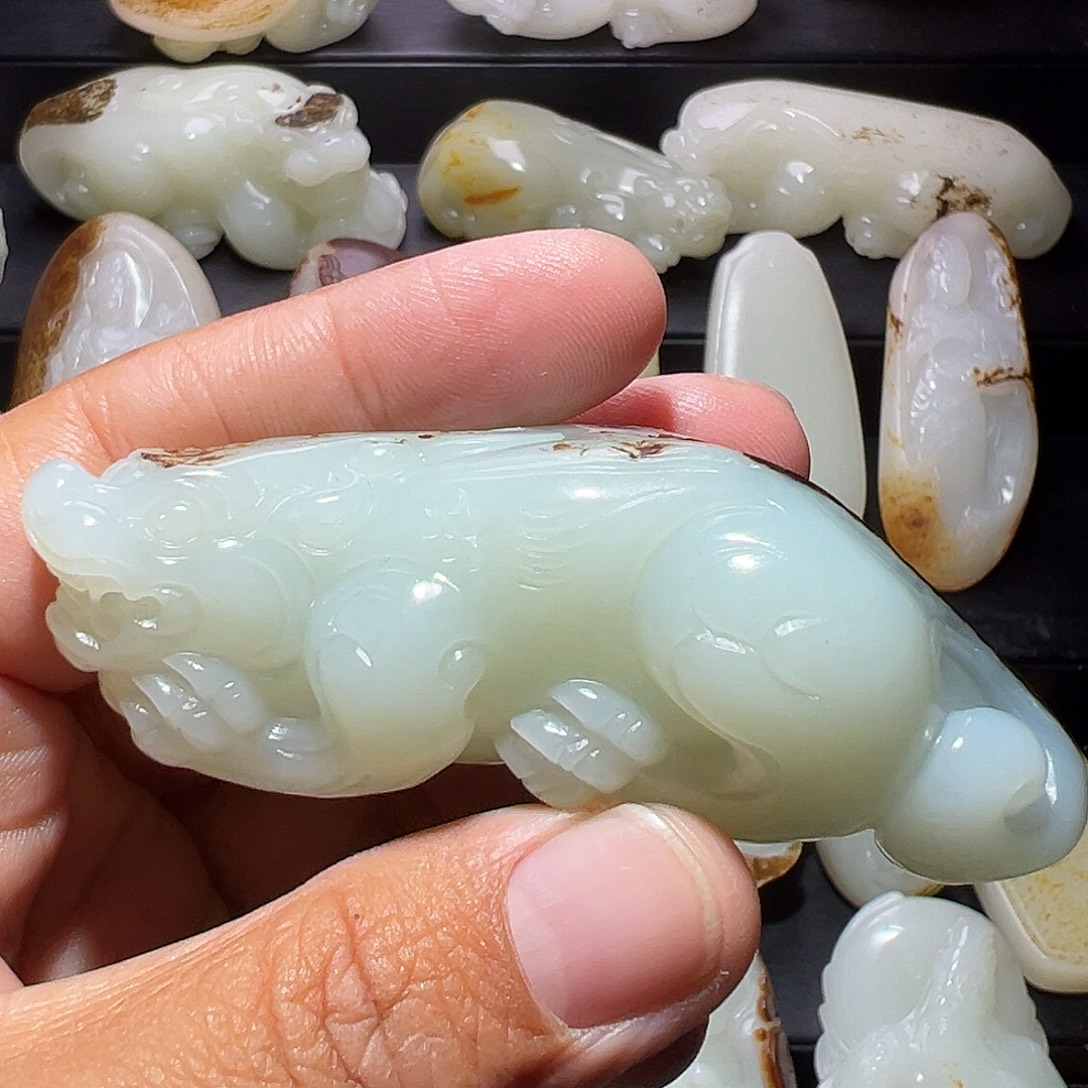 平***心和田玉未镶嵌颈饰