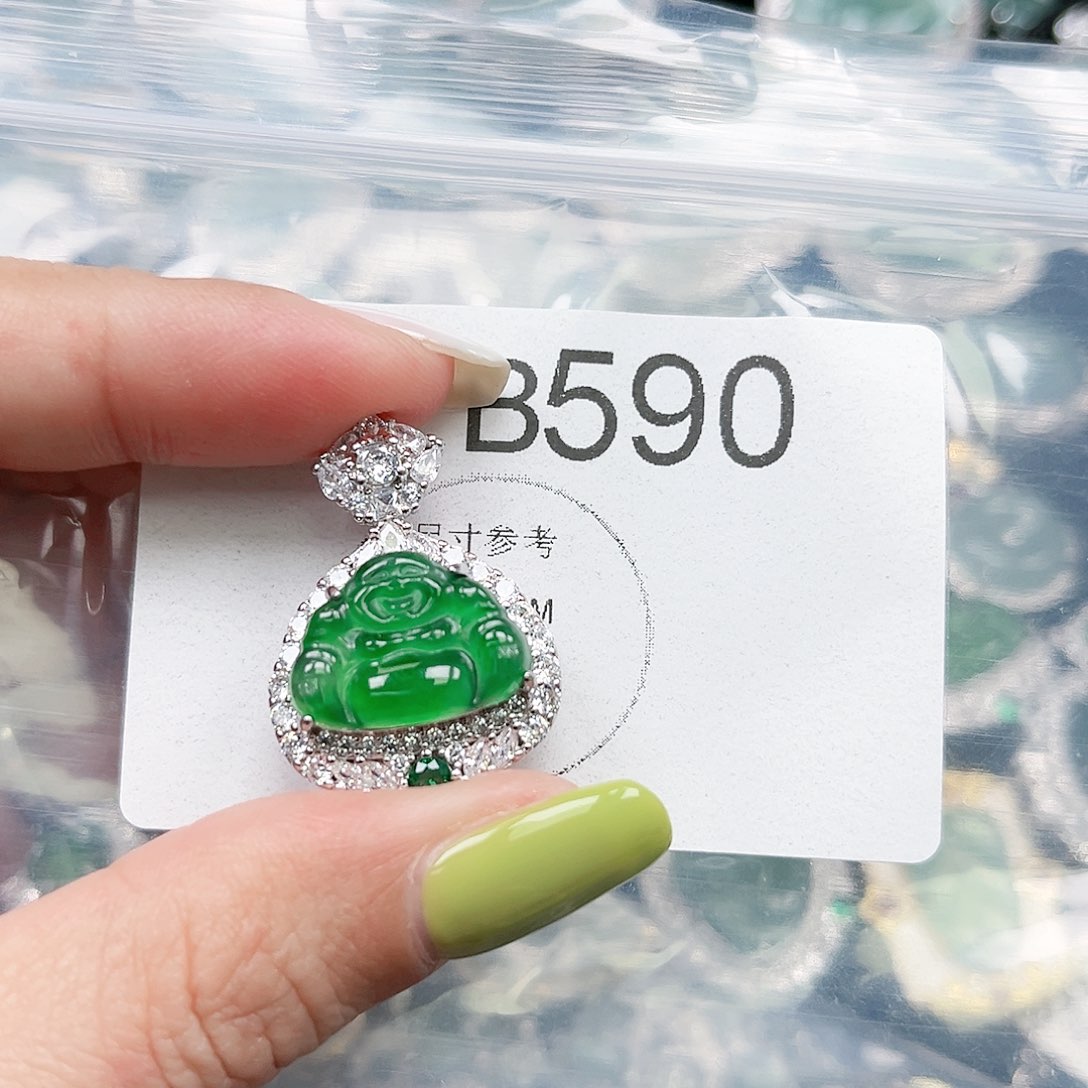 翡翠颈饰未镶嵌翡翠590