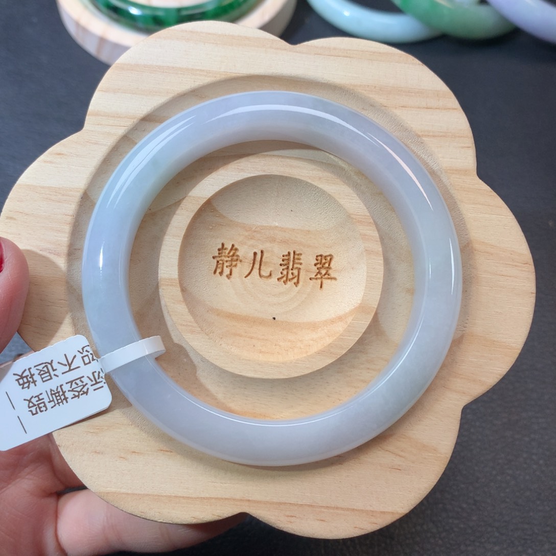 翡翠手镯未镶嵌58圈口