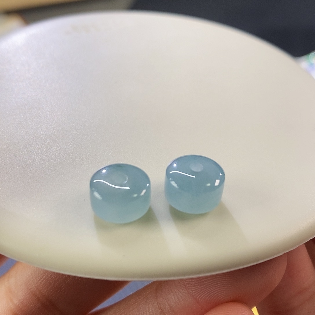 翡翠挂件未镶嵌一对买断价