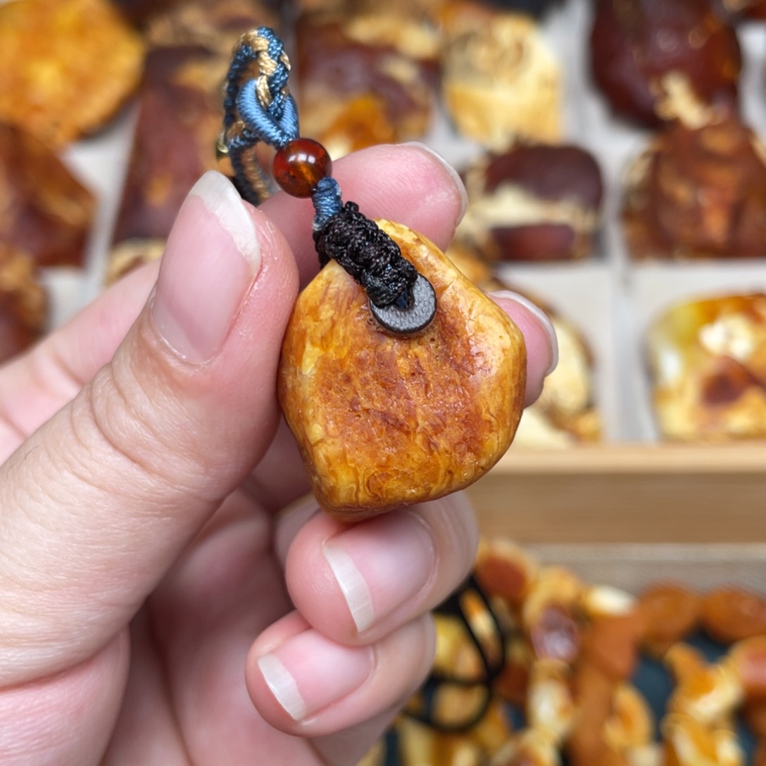 蜜蜡珠宝奇石未镶嵌