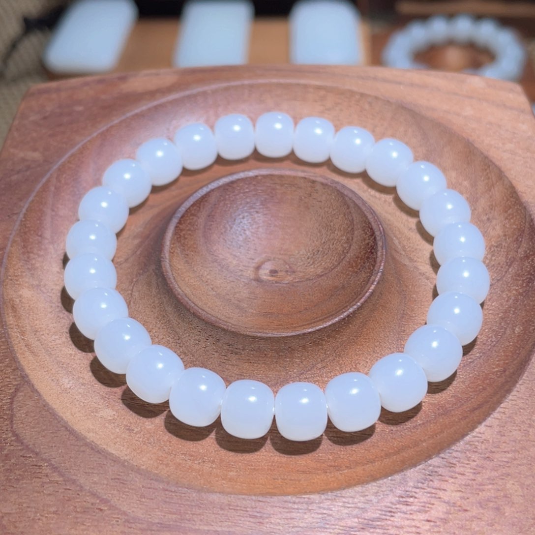 未镶嵌手链和田玉白*卡8