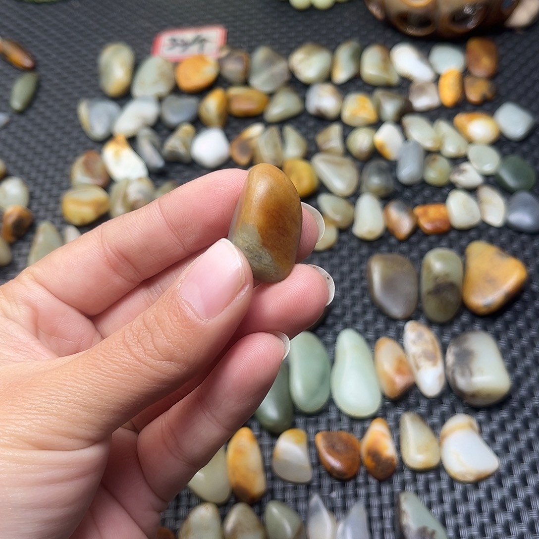 如***说和田玉（糖玉）未镶嵌挂件