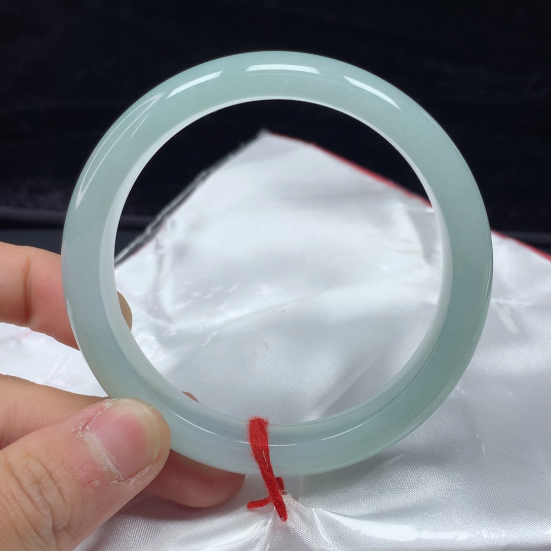 翡翠手镯（圆镯）未镶嵌61.5