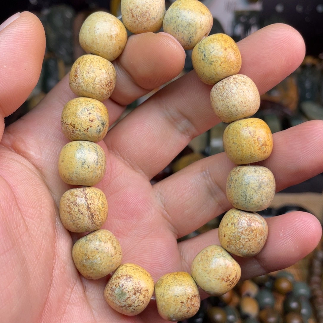 岫岩河磨玉（透闪石质玉）未镶嵌颈饰15×13