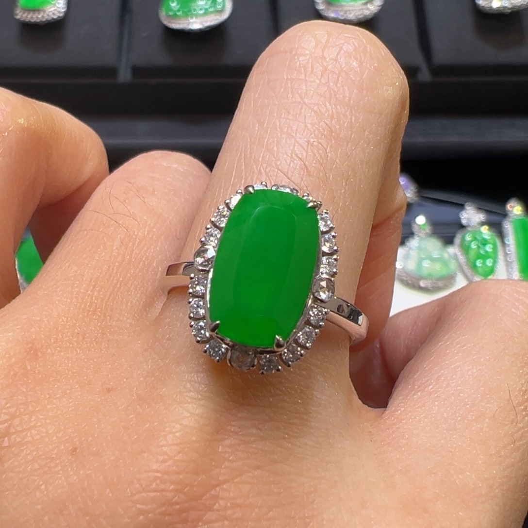 翡翠戒指18K金镶嵌收到货48小时鉴赏期