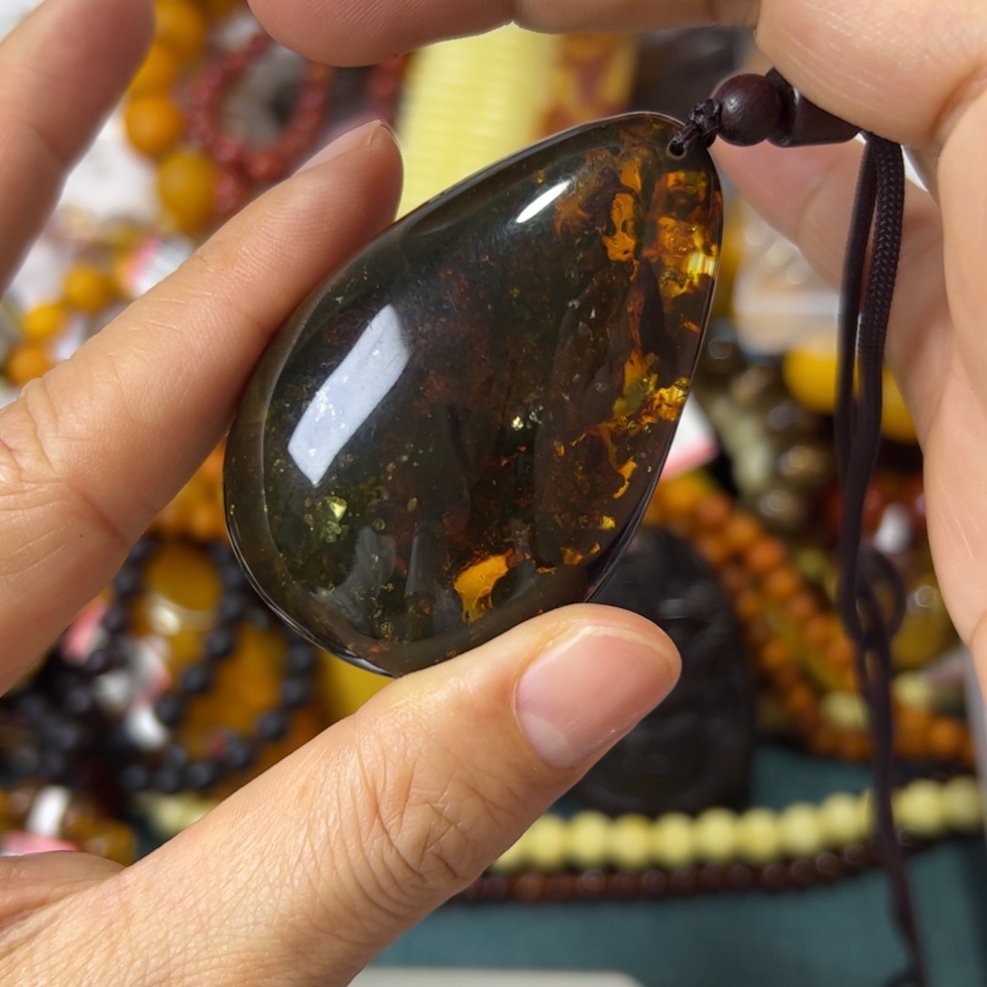 未镶嵌琥珀珠宝奇石123