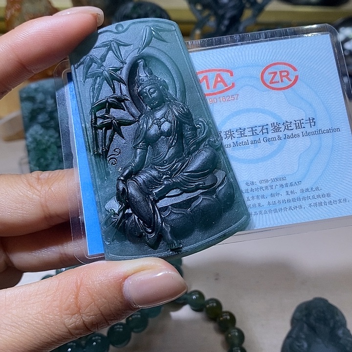 定制翡翠未镶嵌翡翠