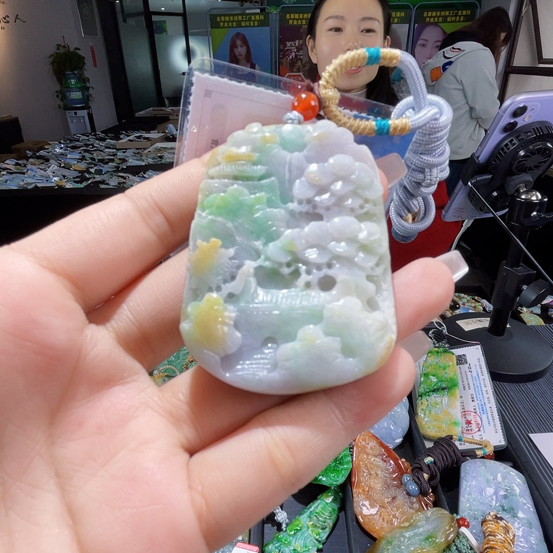 颈饰未镶嵌翡翠一