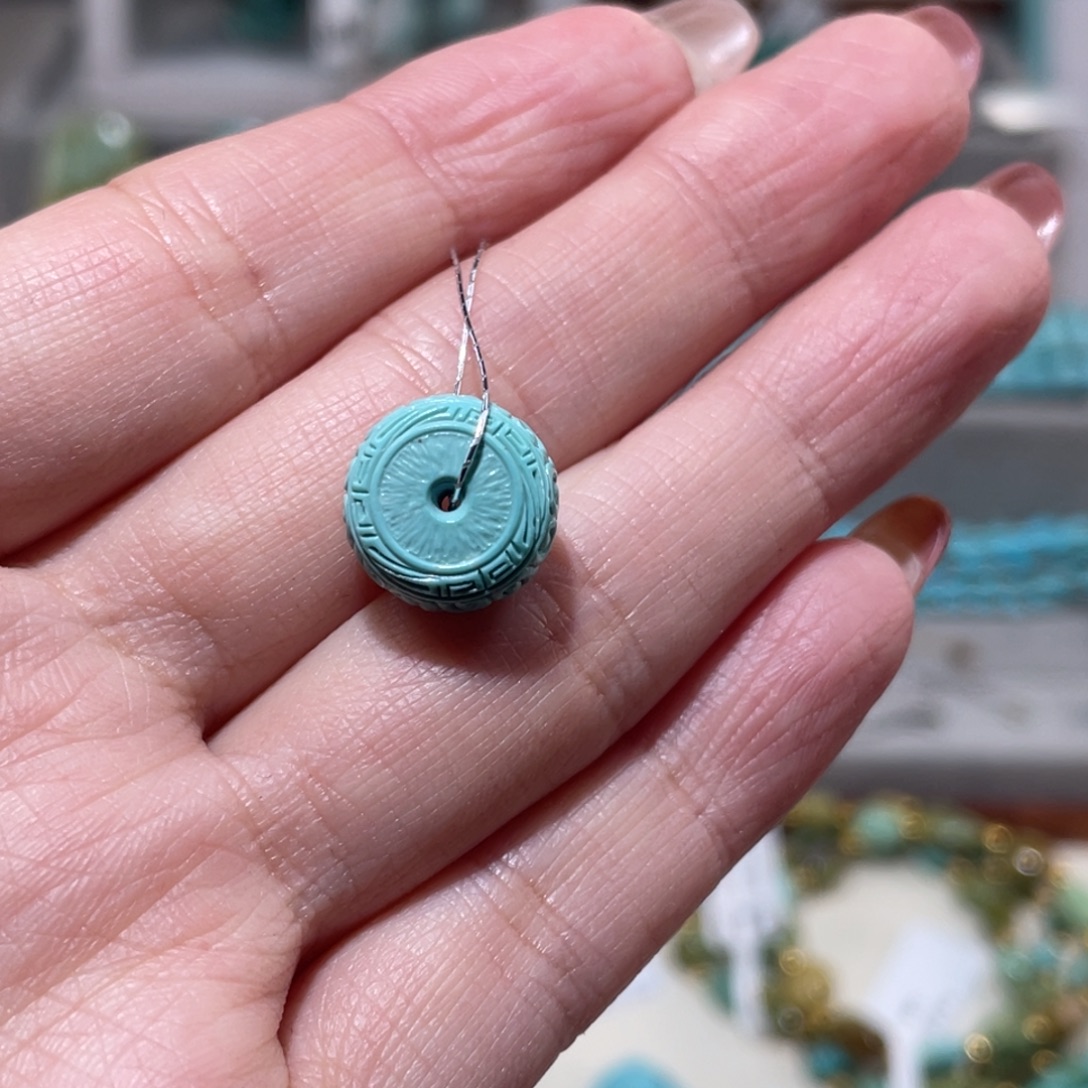 绿松石未镶嵌老型雕刻珠