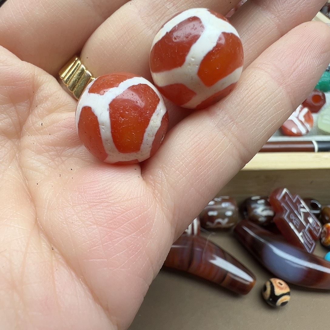 白***）玛瑙/玉髓未镶嵌珠宝半成品