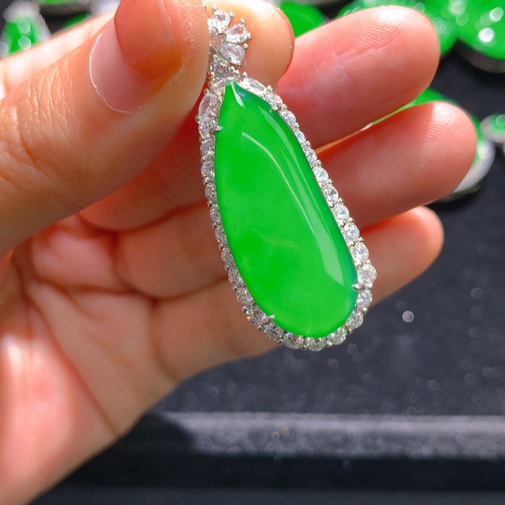 翡翠银S925镶嵌颈饰