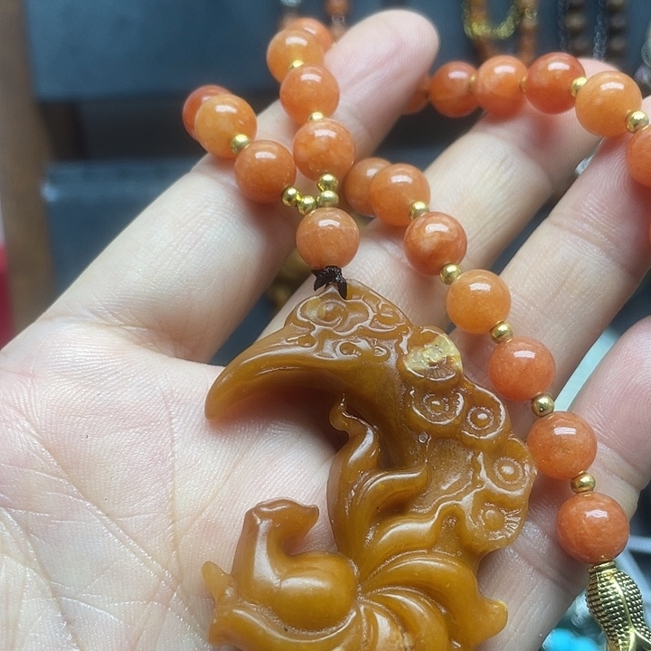 未镶嵌蛇纹石玉颈饰
