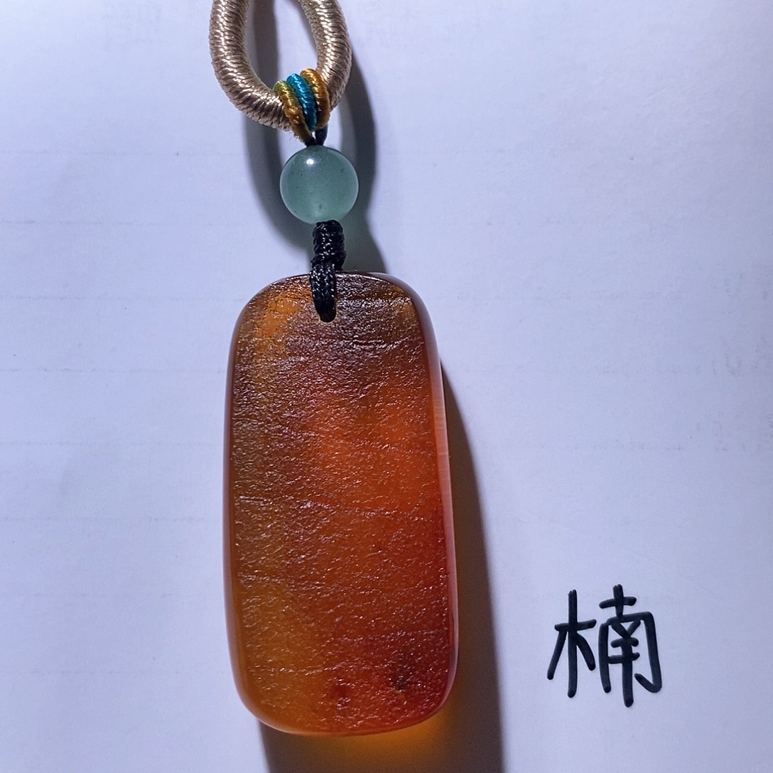 未镶嵌琥珀珠宝奇石