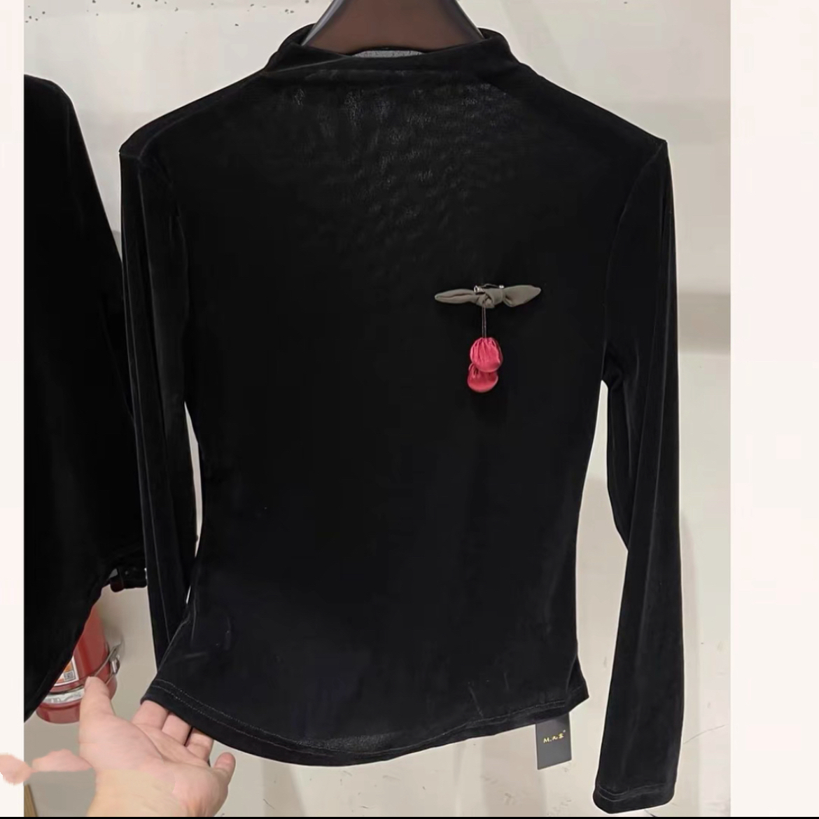 2025秋半高领时尚洋气年款款丝绒遮肚显瘦气质百搭T恤上衣